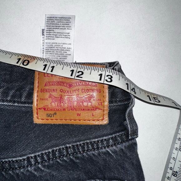 Levi's 501 Bermuda washed black shorts sz 27 - Picture 5 of 7